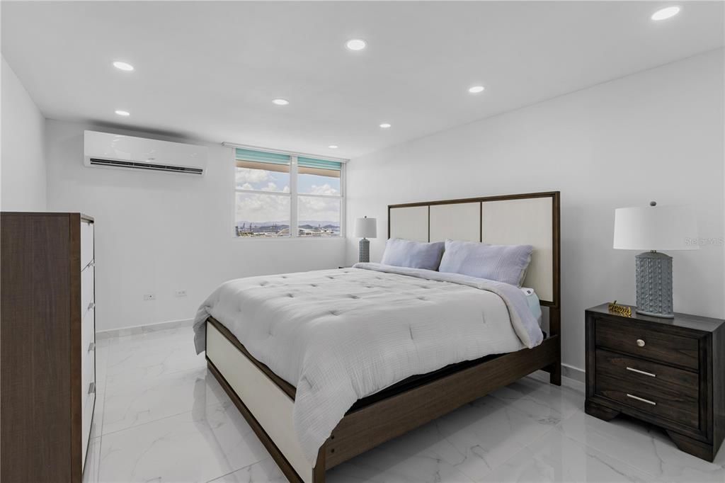 En Renta: $6,950 (3 camas, 2 baños, 2187 Pies cuadrados)