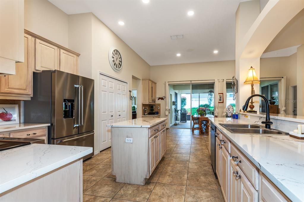 For Sale: $520,000 (4 beds, 3 baths, 2841 Square Feet)