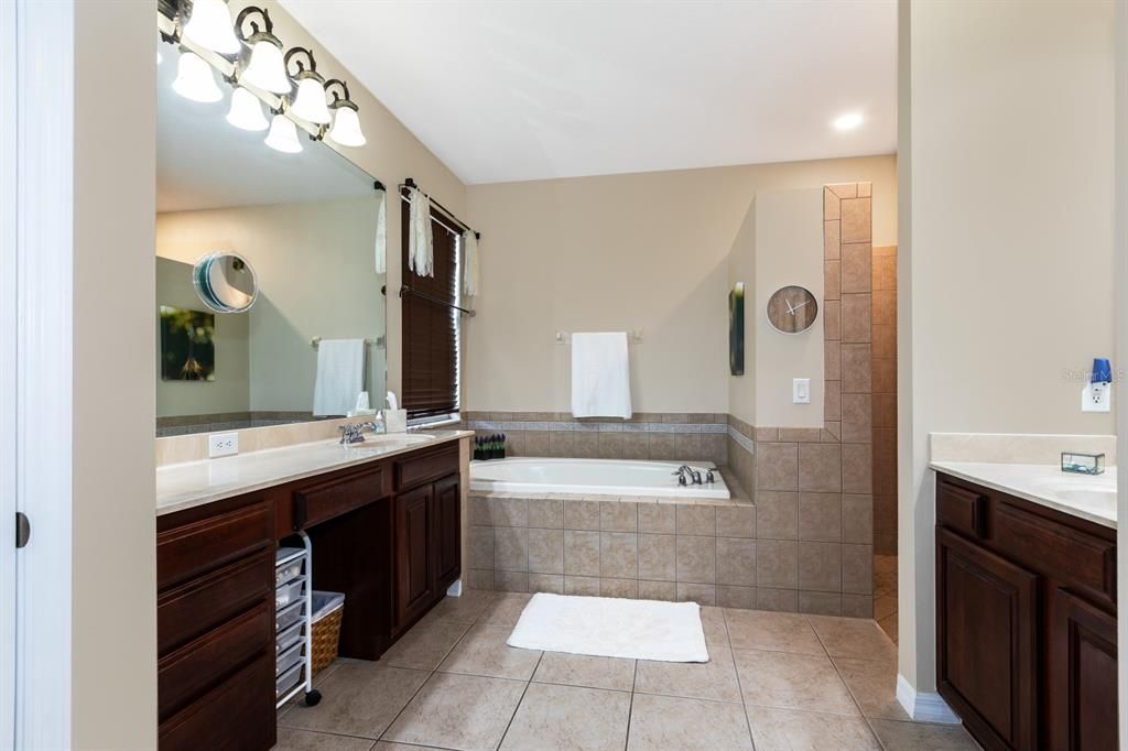 For Sale: $520,000 (4 beds, 3 baths, 2841 Square Feet)