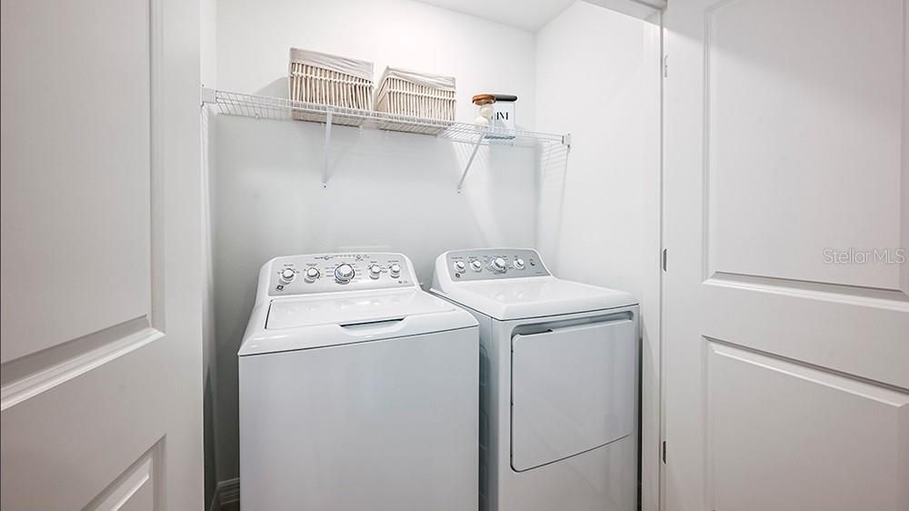 Activo con contrato: $299,000 (3 camas, 2 baños, 1373 Pies cuadrados)