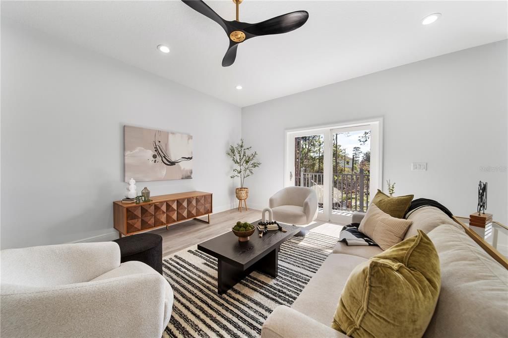 For Rent: $2,350 (4 beds, 2 baths, 1973 Square Feet)