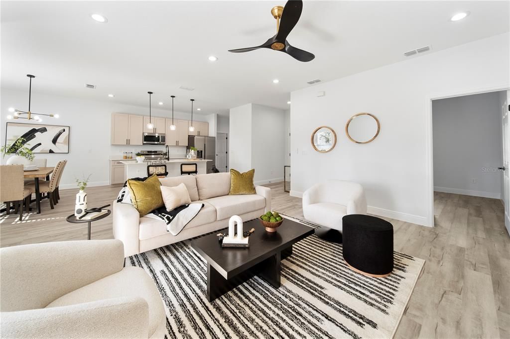 For Rent: $2,350 (4 beds, 2 baths, 1973 Square Feet)