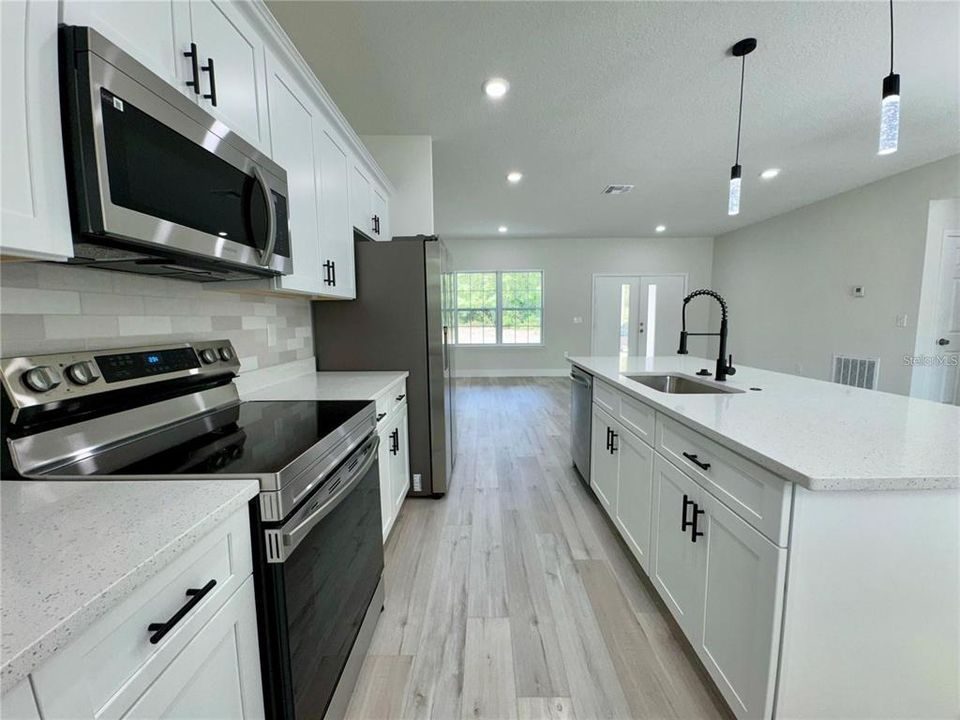 For Sale: $282,490 (3 beds, 2 baths, 1529 Square Feet)