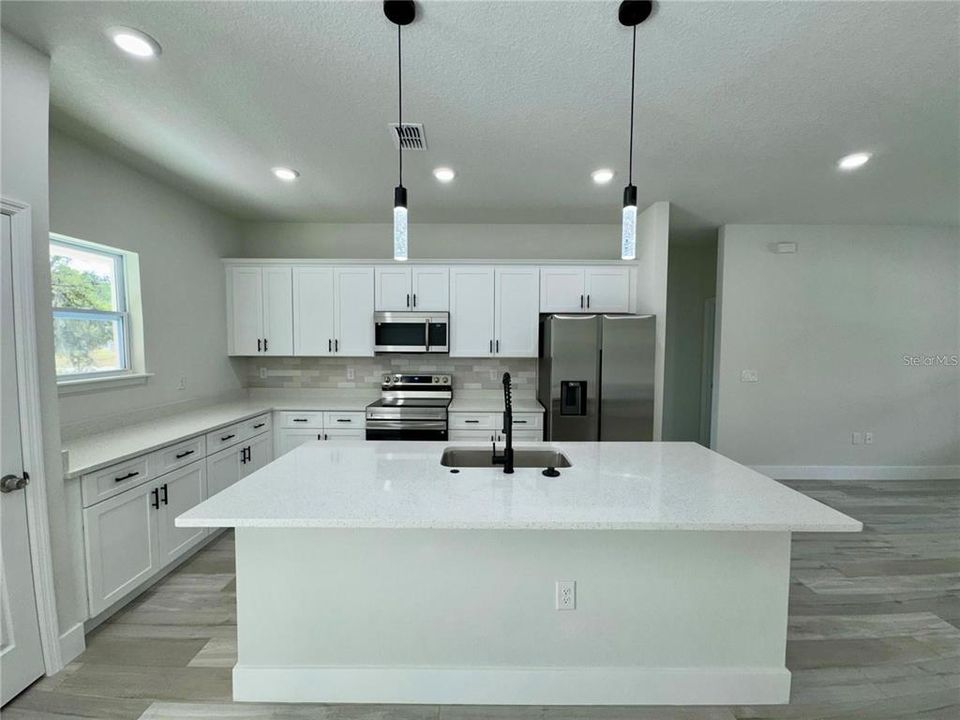 For Sale: $282,490 (3 beds, 2 baths, 1529 Square Feet)