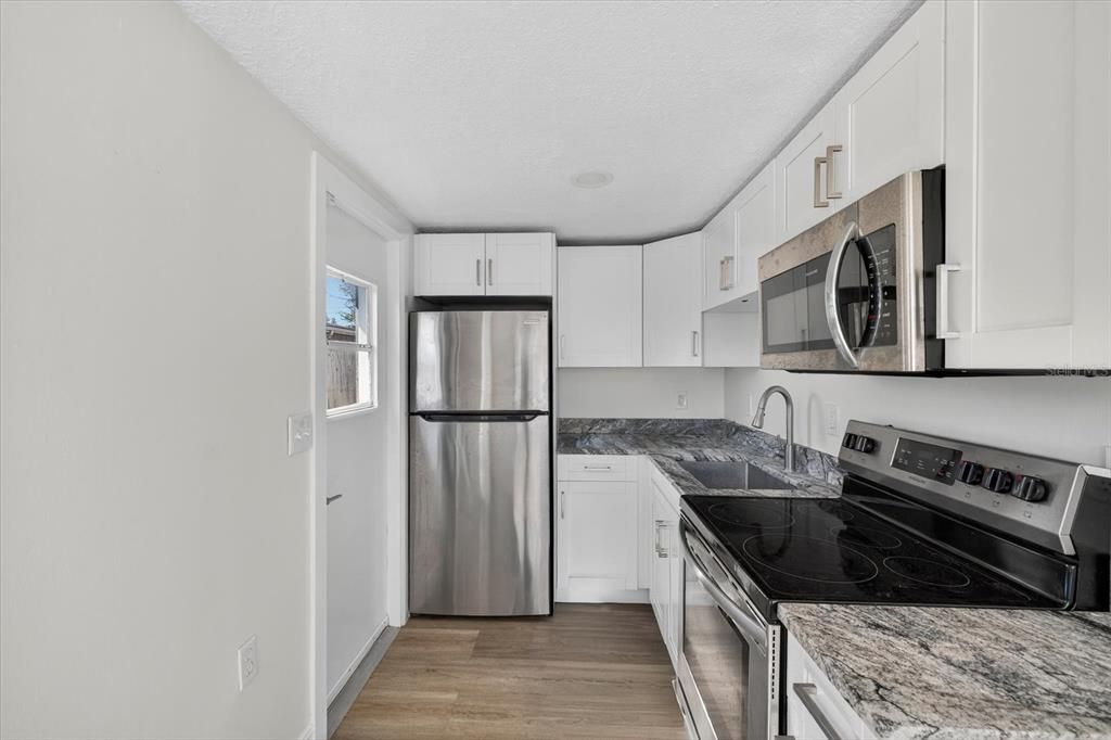 For Rent: $1,225 (1 beds, 1 baths, 624 Square Feet)