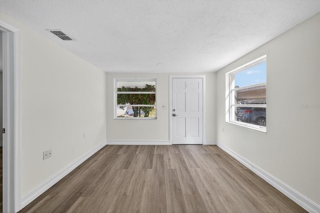 For Rent: $1,225 (1 beds, 1 baths, 624 Square Feet)