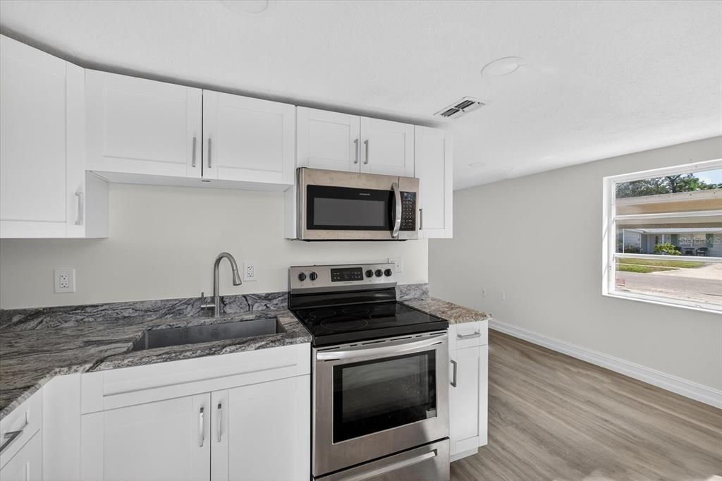 For Rent: $1,225 (1 beds, 1 baths, 624 Square Feet)