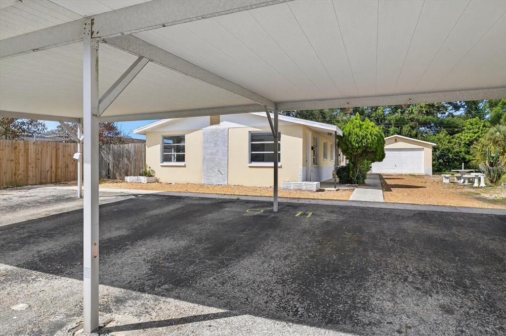 For Rent: $1,225 (1 beds, 1 baths, 624 Square Feet)