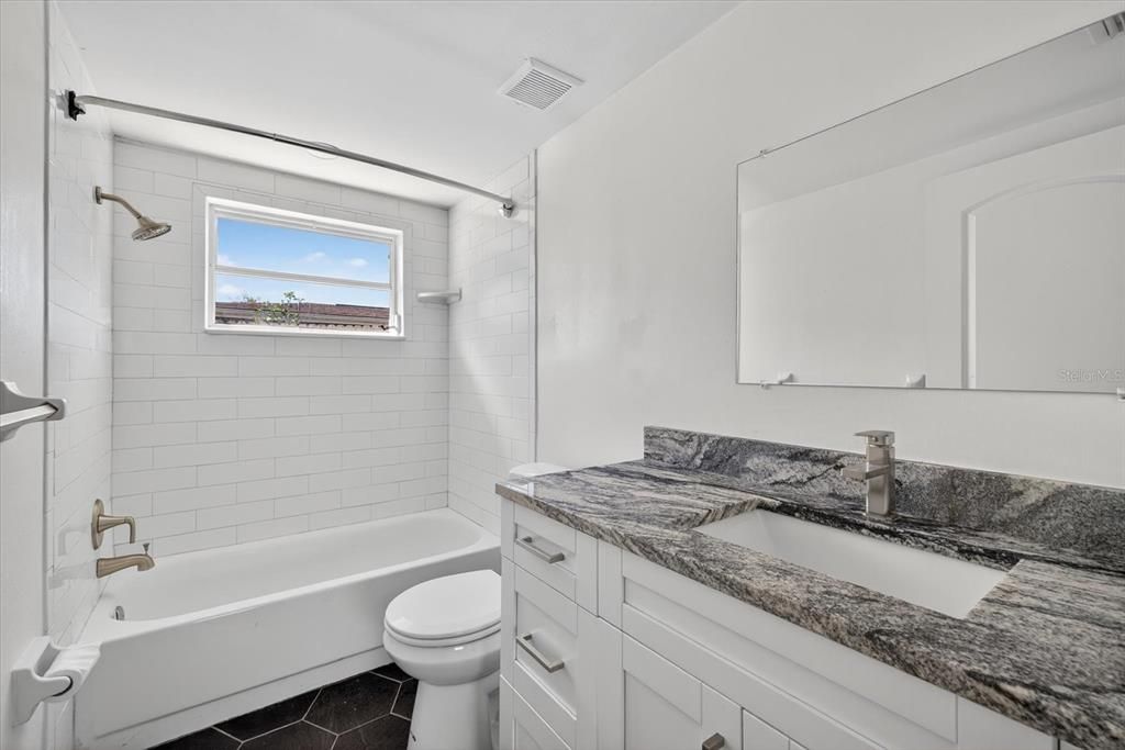 For Rent: $1,225 (1 beds, 1 baths, 624 Square Feet)