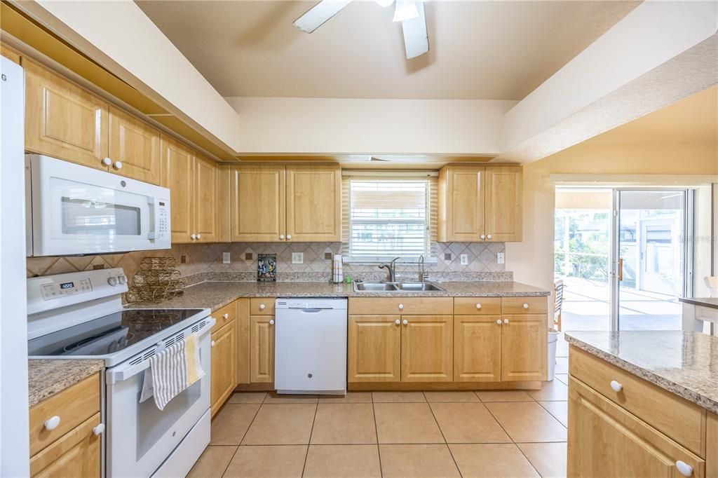 For Sale: $380,000 (4 beds, 2 baths, 1718 Square Feet)