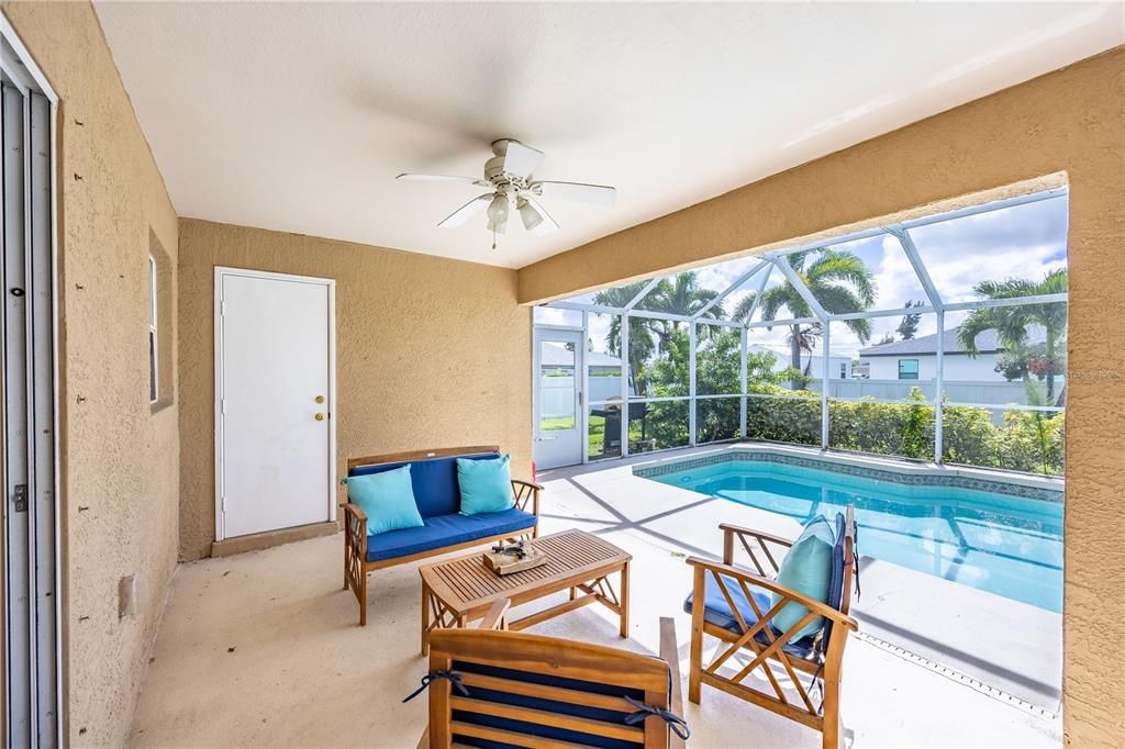 For Sale: $380,000 (4 beds, 2 baths, 1718 Square Feet)