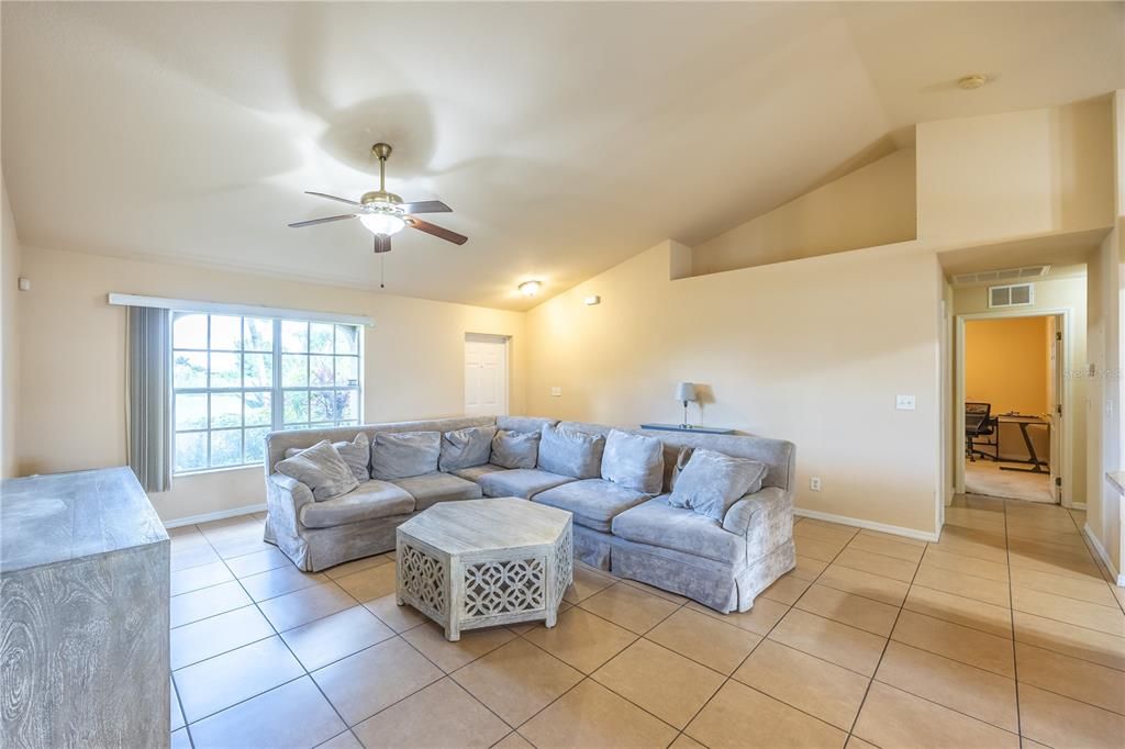 For Sale: $380,000 (4 beds, 2 baths, 1718 Square Feet)