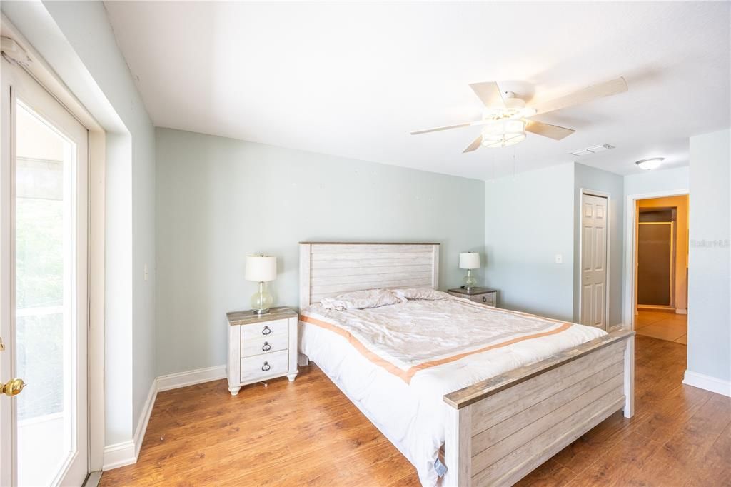 For Sale: $380,000 (4 beds, 2 baths, 1718 Square Feet)