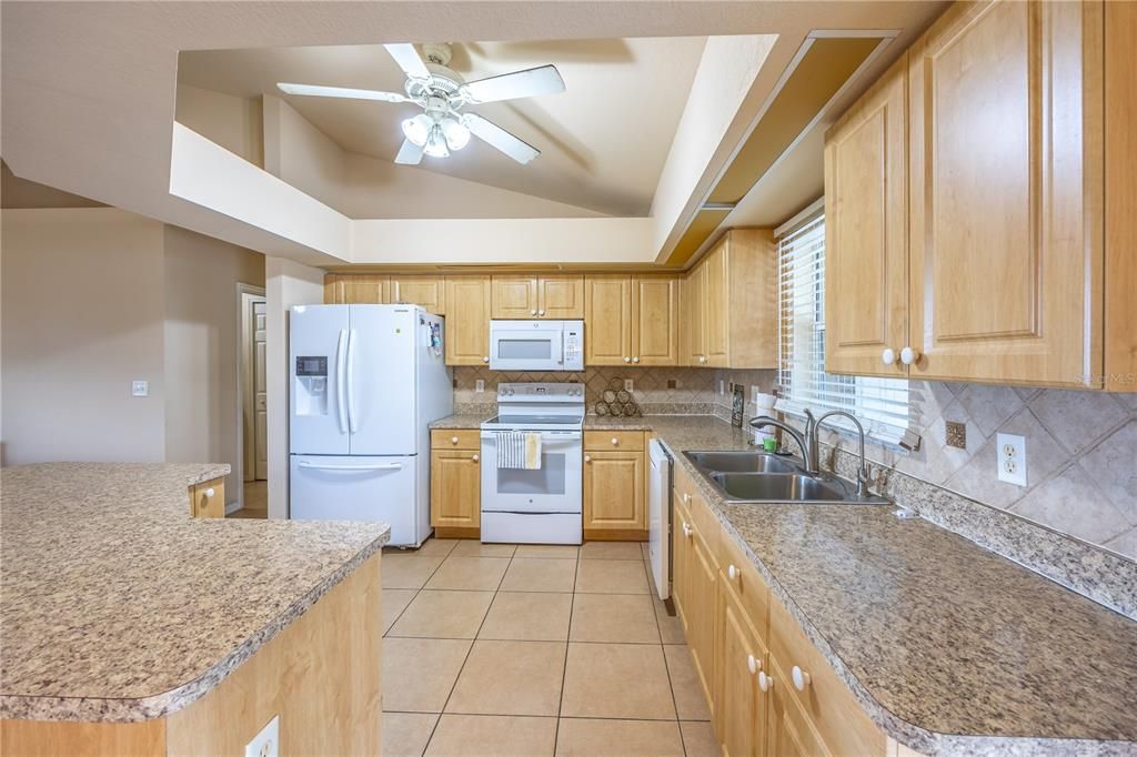 For Sale: $380,000 (4 beds, 2 baths, 1718 Square Feet)