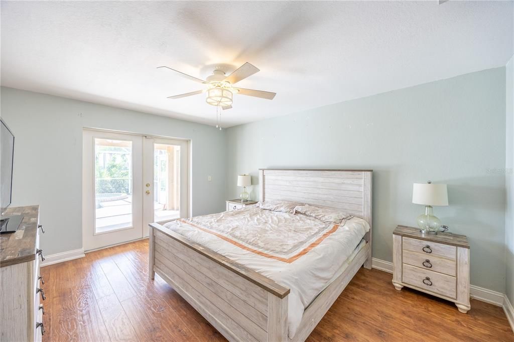 For Sale: $380,000 (4 beds, 2 baths, 1718 Square Feet)