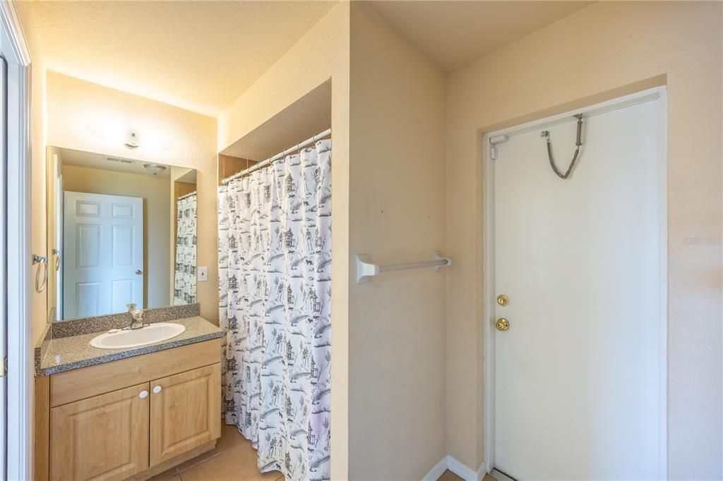 For Sale: $380,000 (4 beds, 2 baths, 1718 Square Feet)