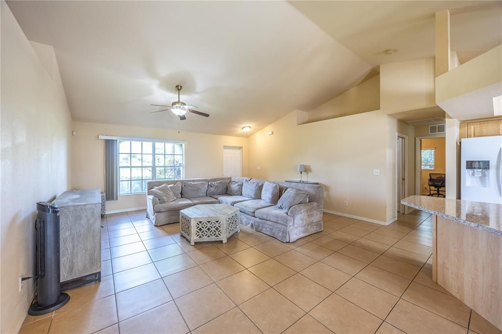 For Sale: $380,000 (4 beds, 2 baths, 1718 Square Feet)
