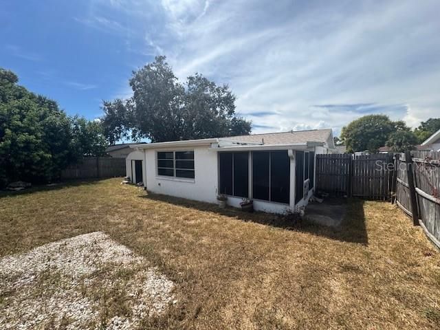 Active With Contract: $1,495 (3 beds, 2 baths, 1118 Square Feet)