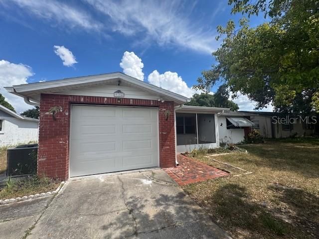 Active With Contract: $1,495 (3 beds, 2 baths, 1118 Square Feet)