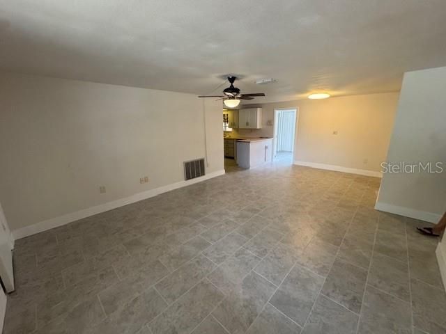 Active With Contract: $1,495 (3 beds, 2 baths, 1118 Square Feet)