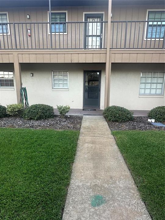 На продажу: $249,900 (2 спален, 2 ванн, 1102 Квадратных фут)