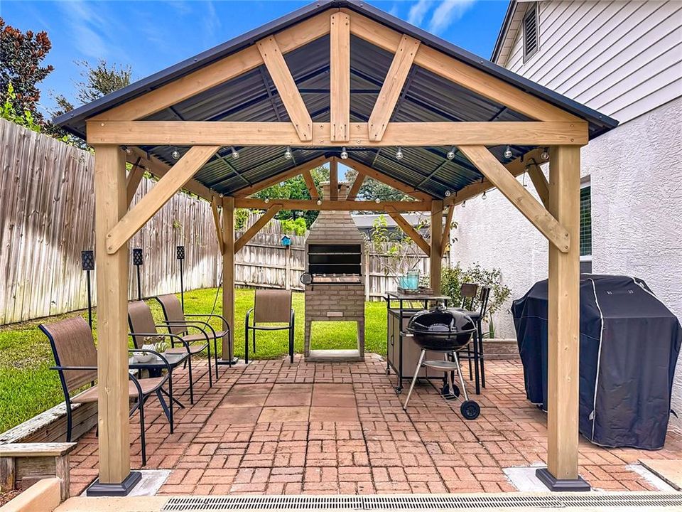 Active With Contract: $435,000 (3 beds, 2 baths, 1766 Square Feet)