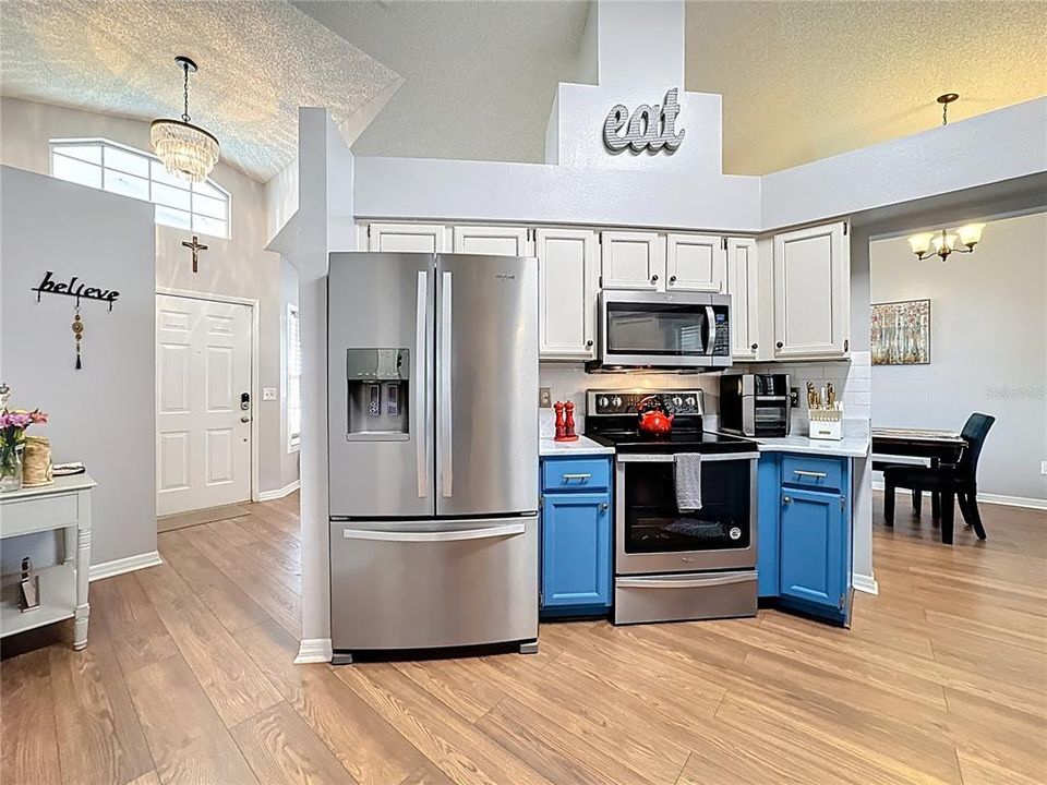 Active With Contract: $435,000 (3 beds, 2 baths, 1766 Square Feet)