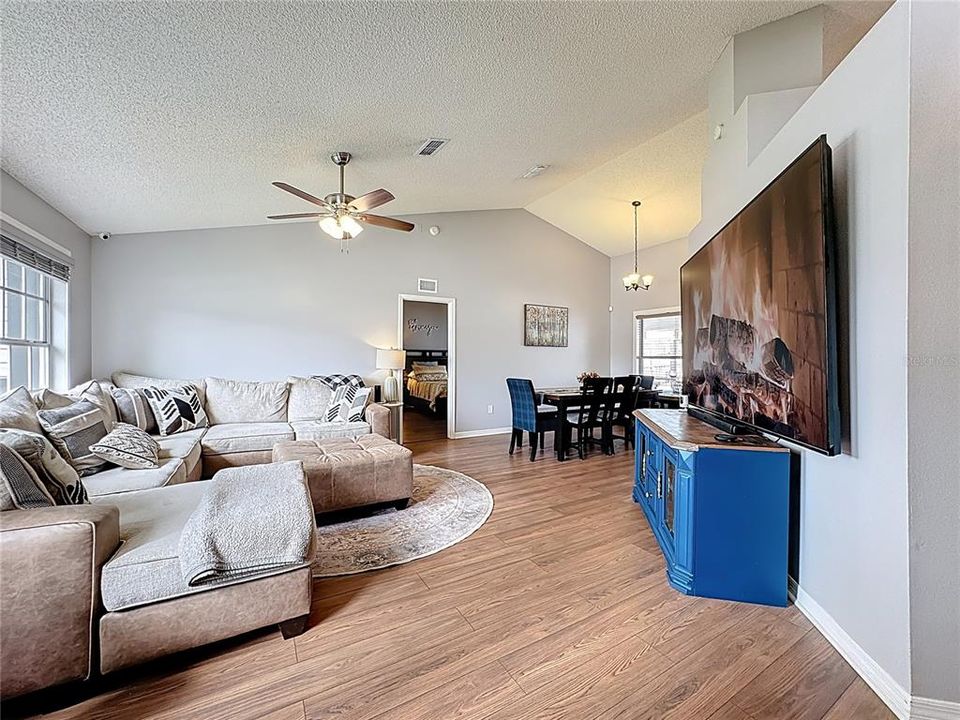 Active With Contract: $435,000 (3 beds, 2 baths, 1766 Square Feet)