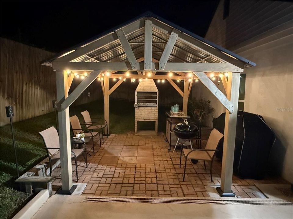 Active With Contract: $435,000 (3 beds, 2 baths, 1766 Square Feet)