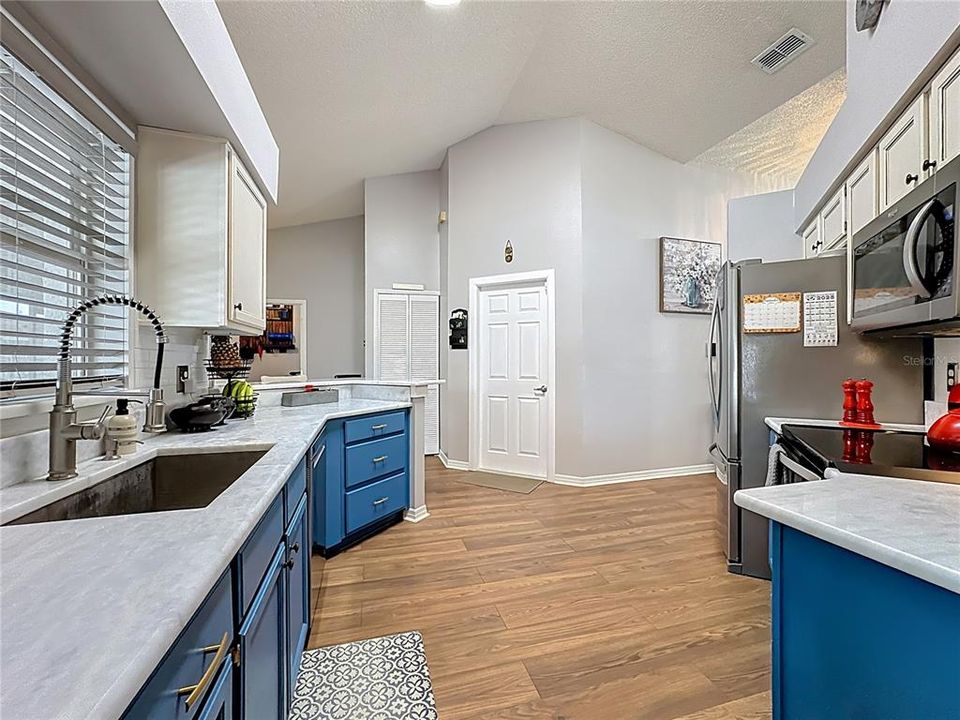 Active With Contract: $435,000 (3 beds, 2 baths, 1766 Square Feet)