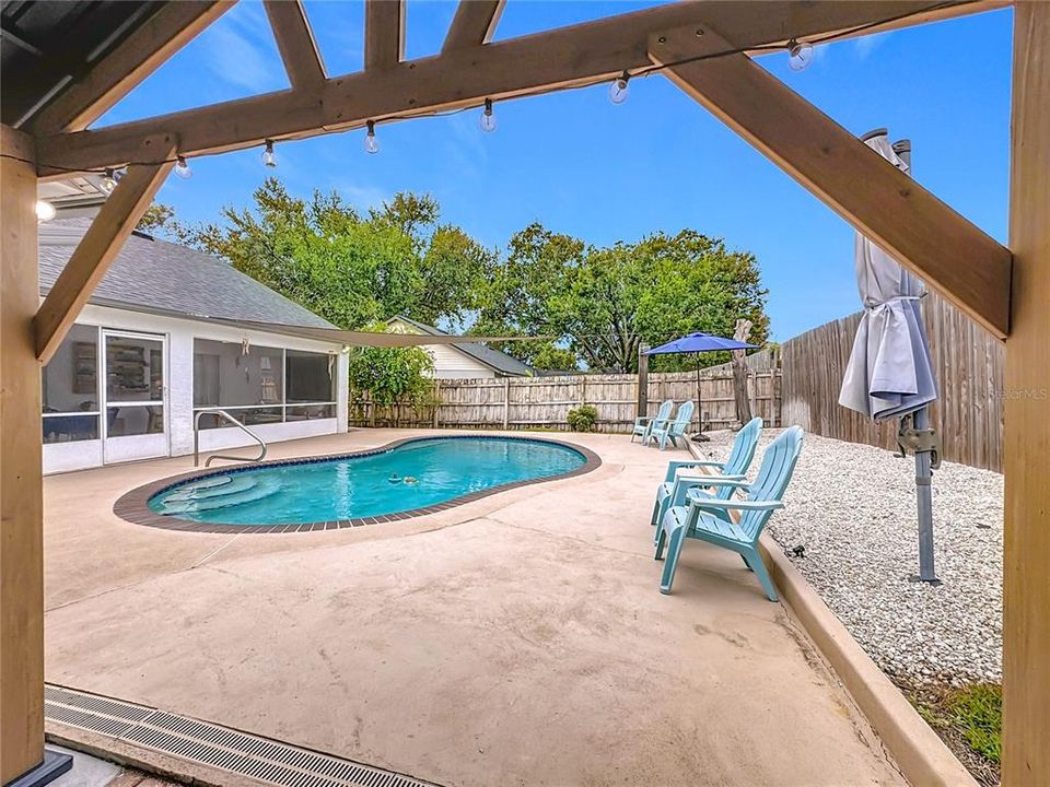 Active With Contract: $435,000 (3 beds, 2 baths, 1766 Square Feet)