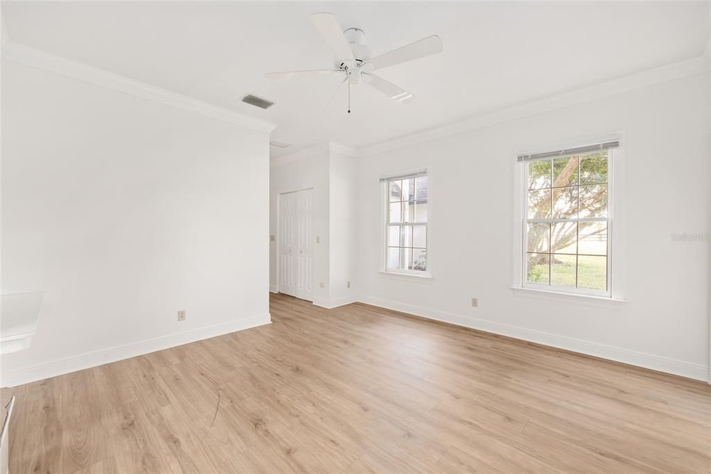 En Venta: $995,000 (5 camas, 3 baños, 3920 Pies cuadrados)