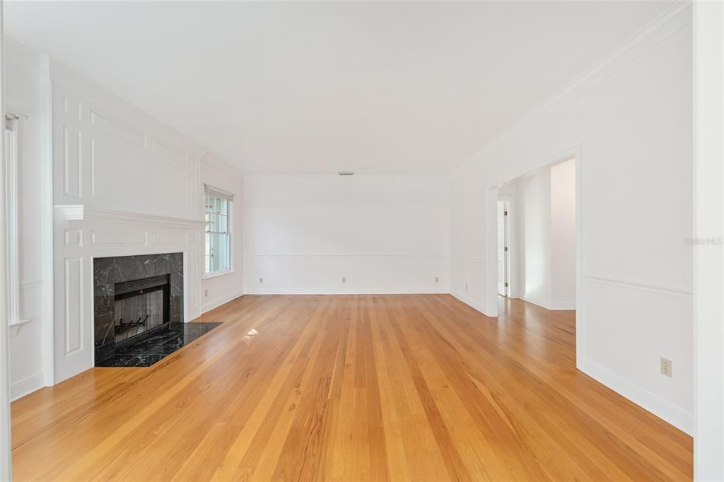 En Venta: $995,000 (5 camas, 3 baños, 3920 Pies cuadrados)