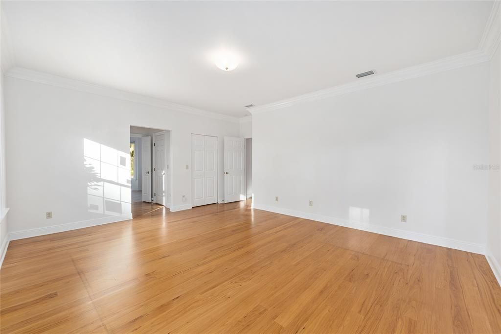 En Venta: $995,000 (5 camas, 3 baños, 3920 Pies cuadrados)