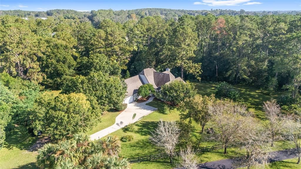 En Venta: $995,000 (5 camas, 3 baños, 3920 Pies cuadrados)