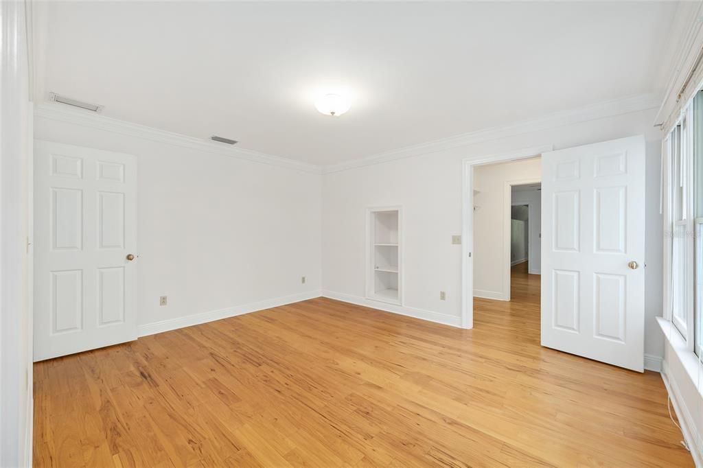 En Venta: $995,000 (5 camas, 3 baños, 3920 Pies cuadrados)