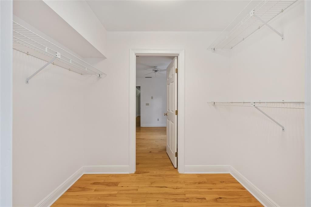 En Venta: $995,000 (5 camas, 3 baños, 3920 Pies cuadrados)