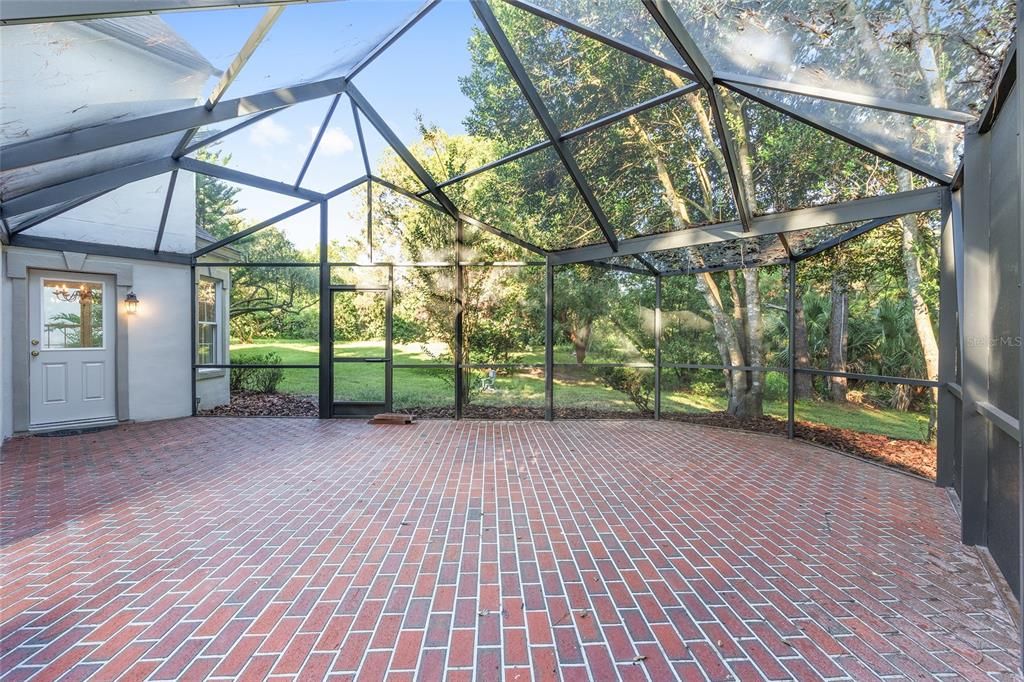 En Venta: $995,000 (5 camas, 3 baños, 3920 Pies cuadrados)