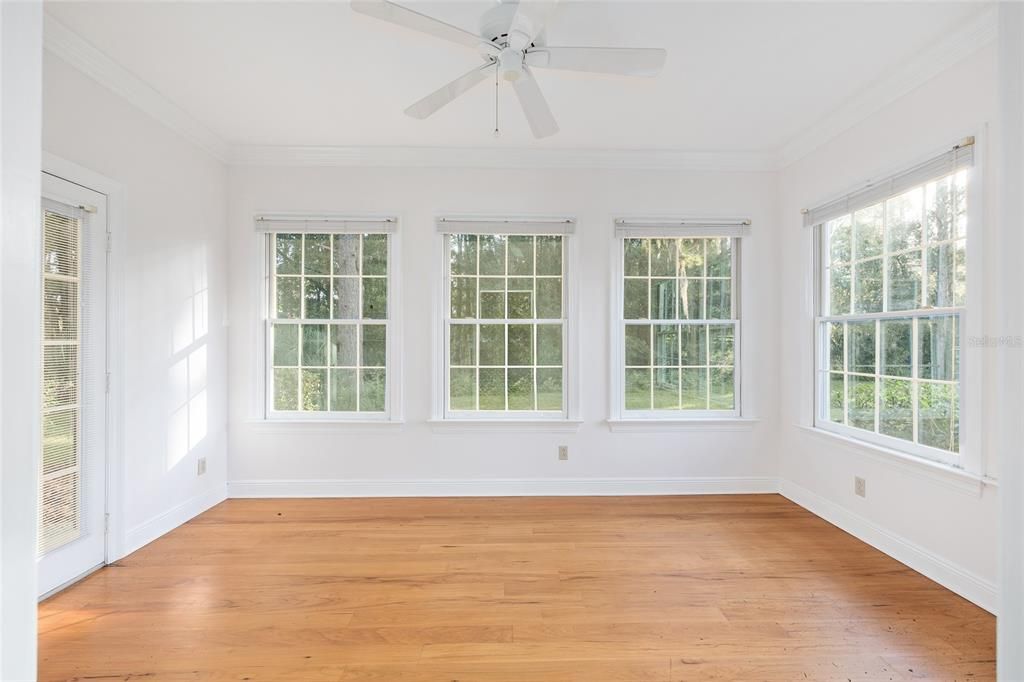 En Venta: $995,000 (5 camas, 3 baños, 3920 Pies cuadrados)