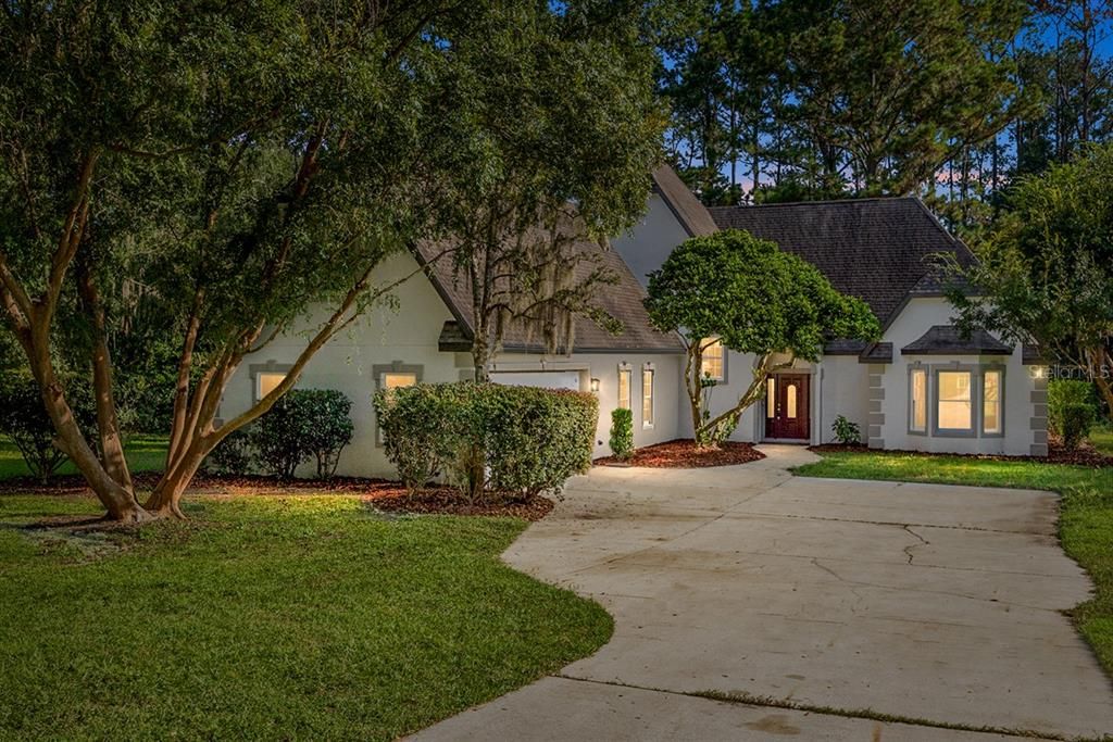 En Venta: $995,000 (5 camas, 3 baños, 3920 Pies cuadrados)