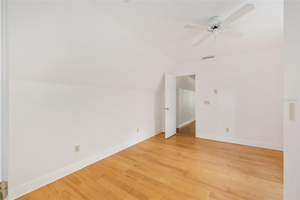 En Venta: $995,000 (5 camas, 3 baños, 3920 Pies cuadrados)