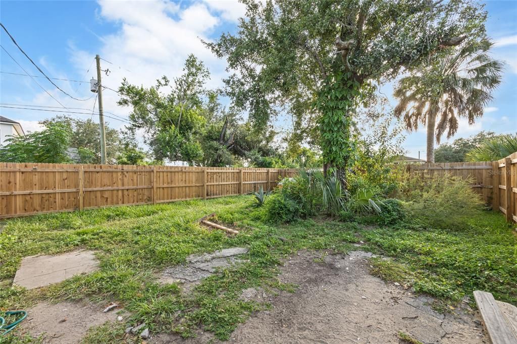 For Sale: $260,000 (3 beds, 2 baths, 1700 Square Feet)