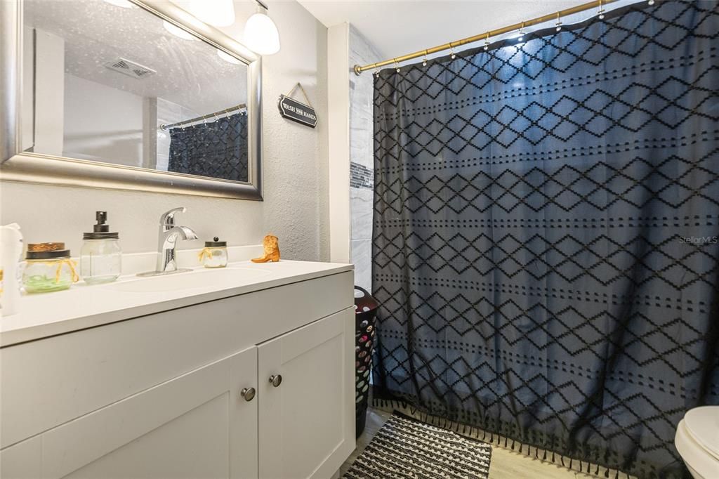 For Sale: $260,000 (3 beds, 2 baths, 1700 Square Feet)