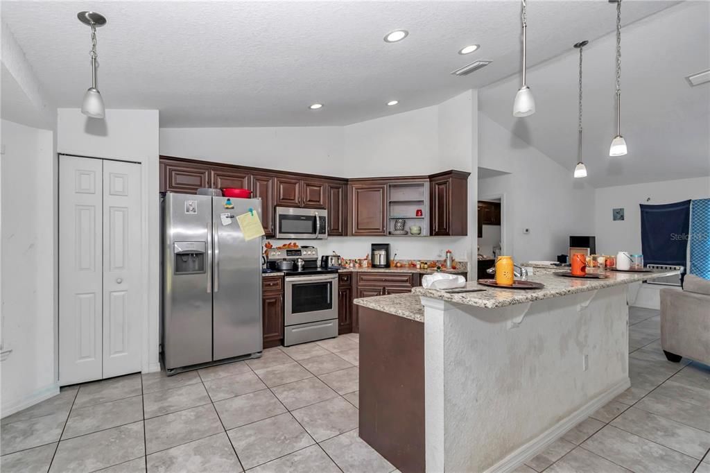 Active With Contract: $250,000 (3 beds, 2 baths, 1702 Square Feet)