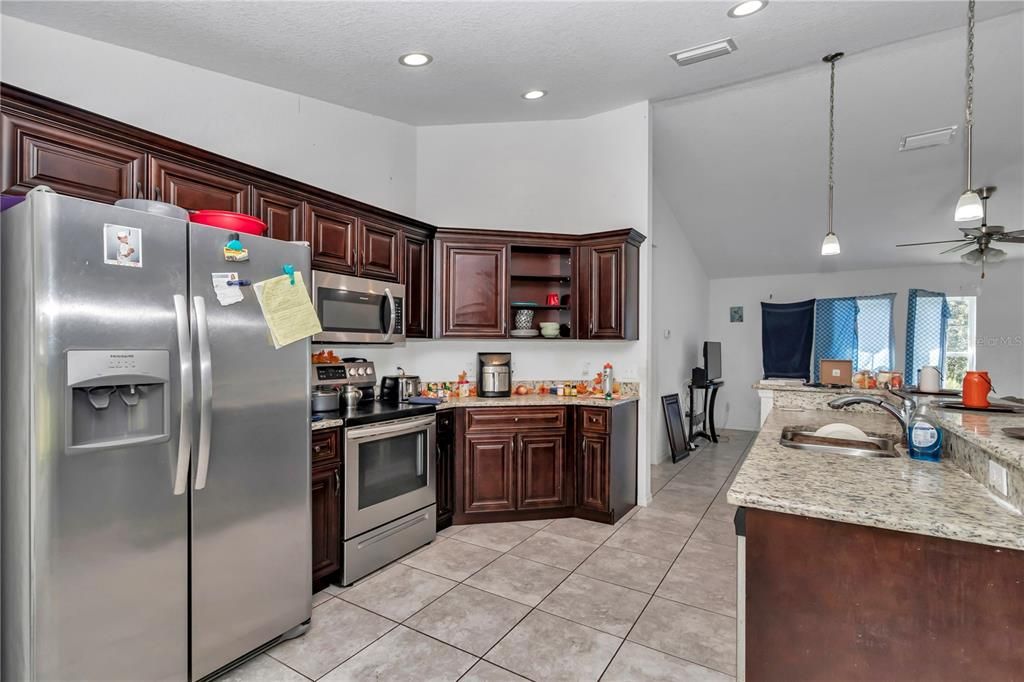 Active With Contract: $250,000 (3 beds, 2 baths, 1702 Square Feet)