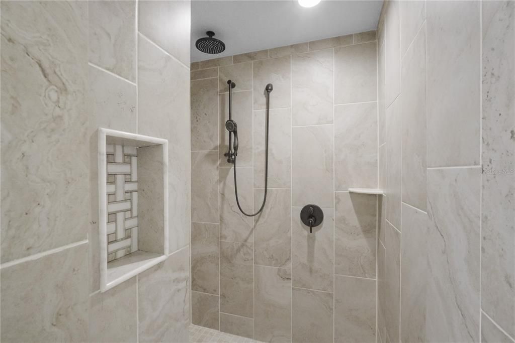 For Sale: $699,000 (3 beds, 2 baths, 1927 Square Feet)