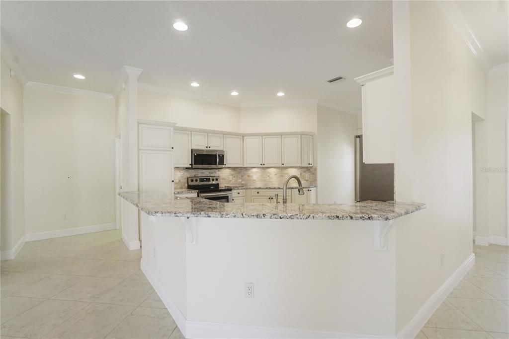 For Sale: $699,000 (3 beds, 2 baths, 1927 Square Feet)