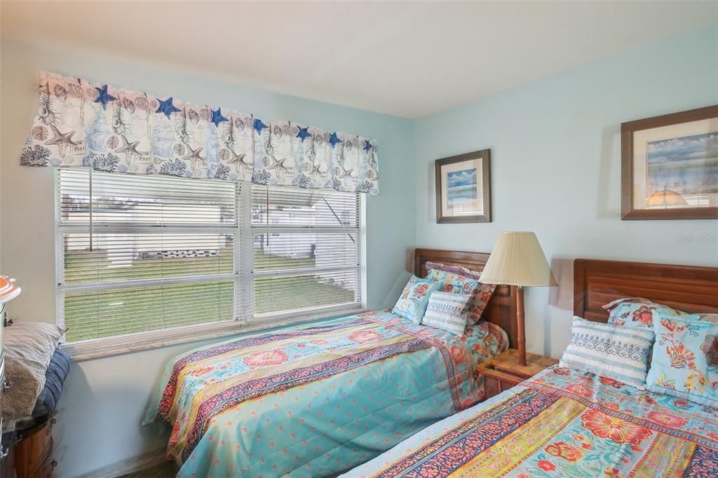 For Sale: $89,900 (2 beds, 1 baths, 952 Square Feet)