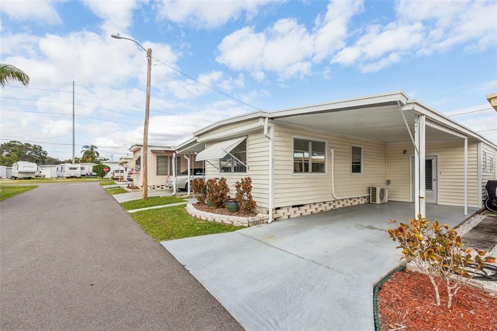 For Sale: $89,900 (2 beds, 1 baths, 952 Square Feet)