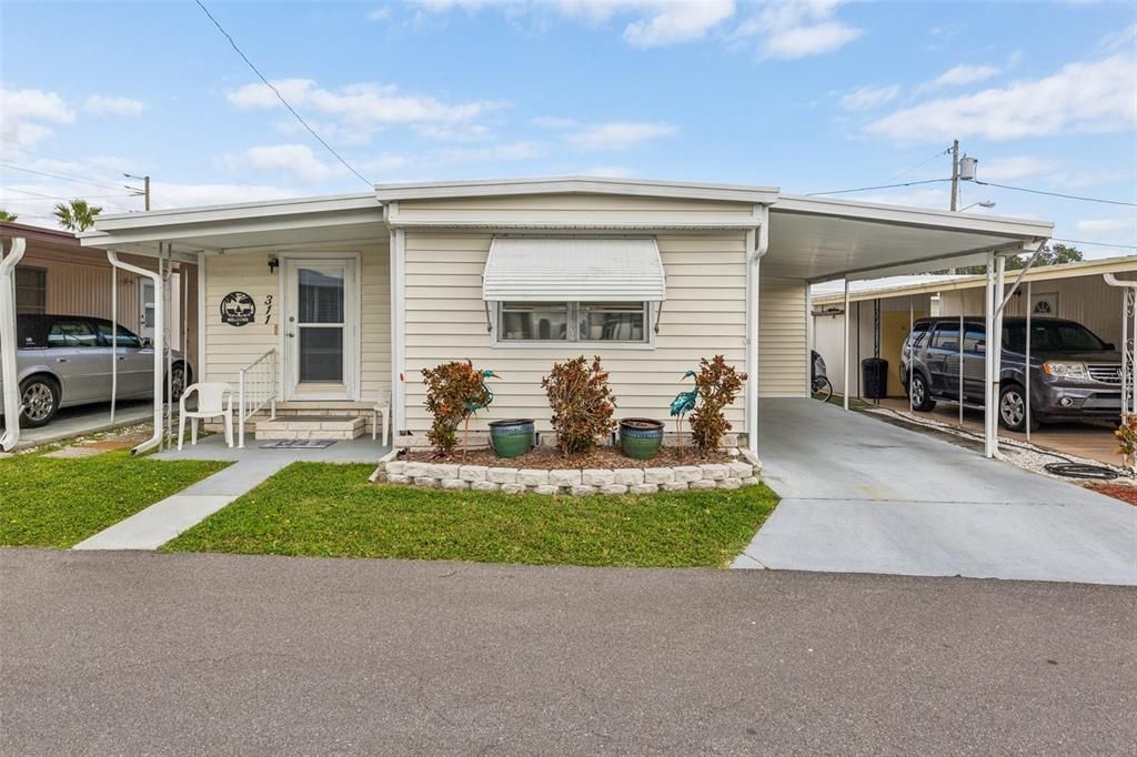 For Sale: $89,900 (2 beds, 1 baths, 952 Square Feet)